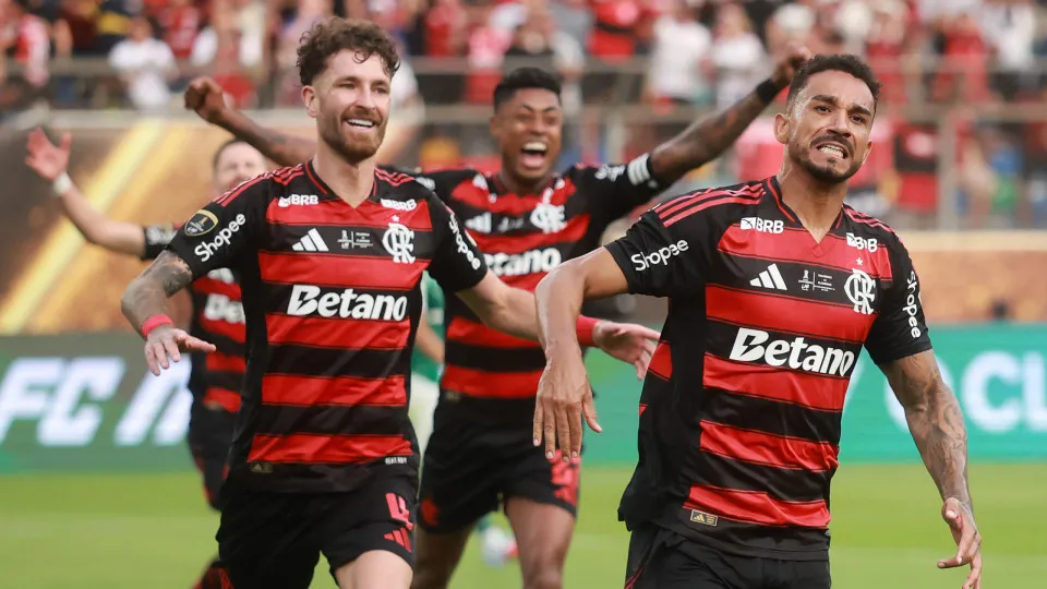 Danilo soube que jogaria na preleção e se inspirou em lema popular do Flamengo