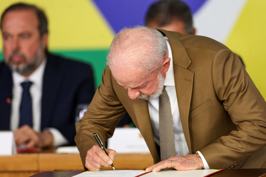 Governo Lula zera a alíquota de PIS/Cofins sobre importação do diesel