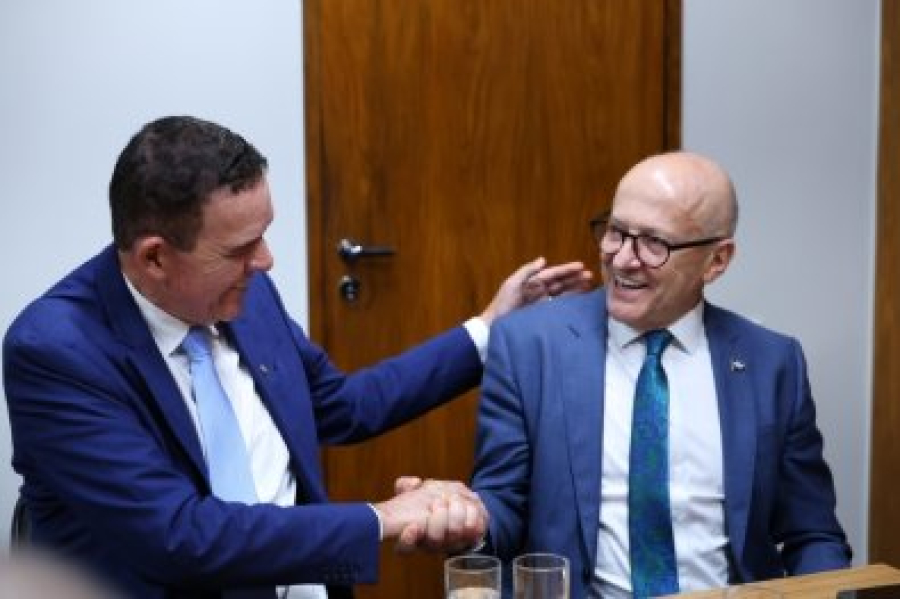 PL aciona Justiça contra deputado e Pivetta por propaganda antecipada