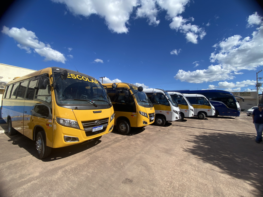 Prefeitura de Peixoto de Azevedo entrega 12 novos ônibus e anuncia compra de frota própria para economizar milhões