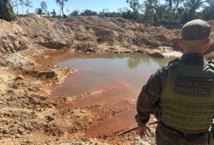 Polícia Ambiental fecha área de garimpo ilegal e desmatamento em Novo Mundo