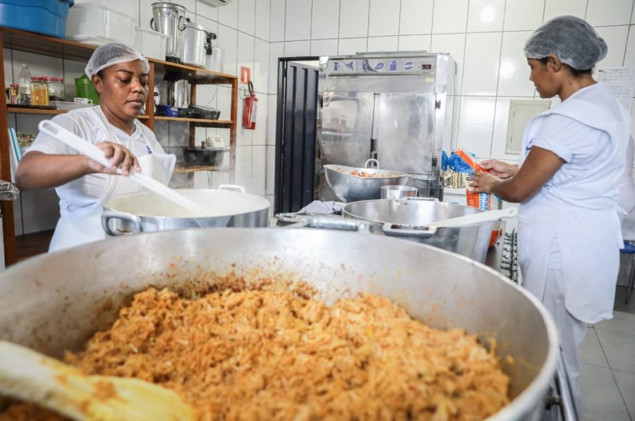 Veja alimentos que estão proibidos nas cantinas escolares em MT