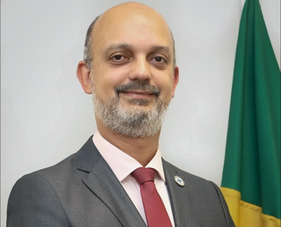 Diretor do Ministério da Saúde entrega enquipamento no Nortão